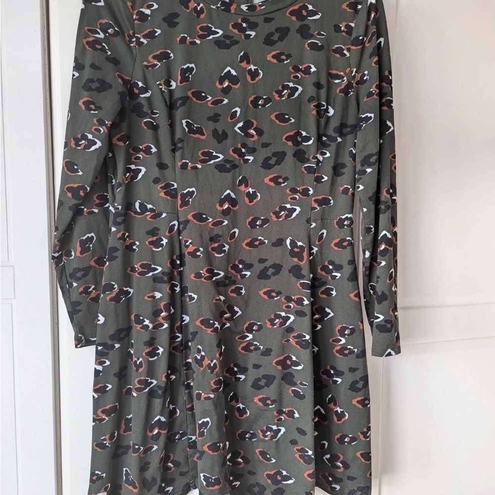New Look Green Leopard Print Long Sleeve Dress